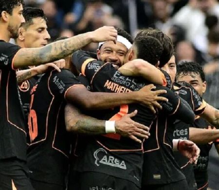 Corinthians vence o Grêmio, emplaca a terceira seguida e sonha com vaga na Libertadores