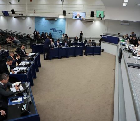 Vereadores de Campo Grande votam dois projetos e dois vetos 