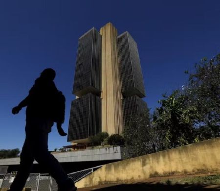 Veja como novas regras do BC podem atingir finanças do crime organizado