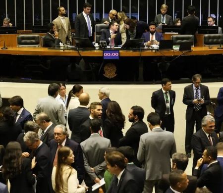 Câmara aprova ampliação gradual da licença-paternidade