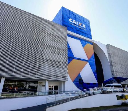 Caixa abre concurso com 184 vagas e salários de até R$ 14,9 mil