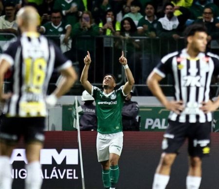 Palmeiras vence clássico com Santos e abre vantagem no Brasileirão