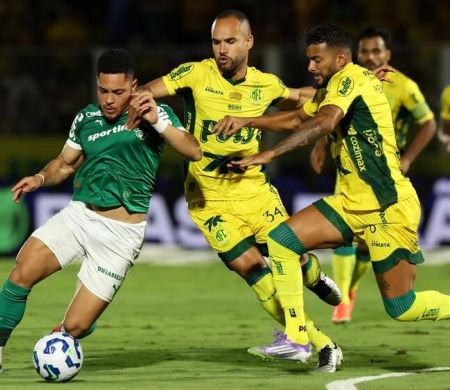 Derrota para o Mirassol faz Palmeiras ver Flamengo encostar no topo