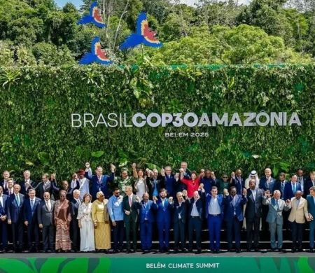 Início da COP30 tem conflito entre países por metas de emissão 