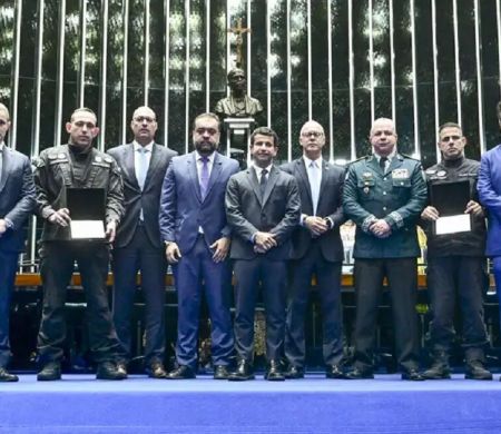 Policiais mortos na Operação Contenção são homenageados no Congresso