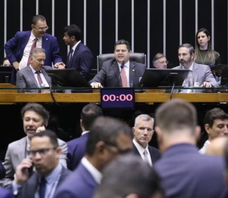 Congresso impõe derrota ao governo e derruba vetos de Lula à lei ambiental