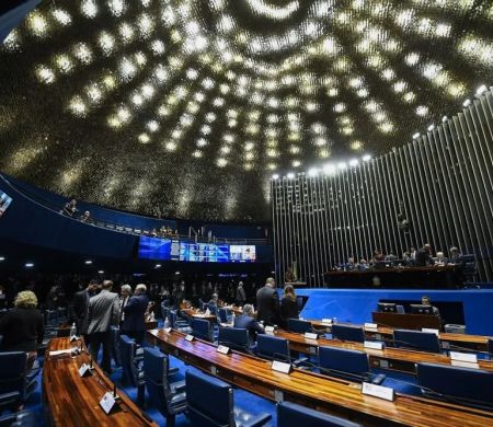 Oposição elabora PEC sobre impeachment de ministros após fala de Gilmar