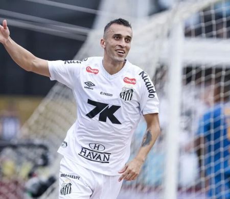 Santos domina, vence o Cruzeiro e se salva do rebaixamento do Brasileirão