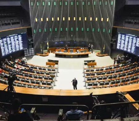 Aprovado na Câmara, PL da Dosimetria é ‘pró-facção’, diz presidente da CCJ