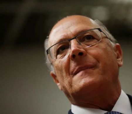 Brasil deve bater recorde de exportações em 2025, diz Alckmin