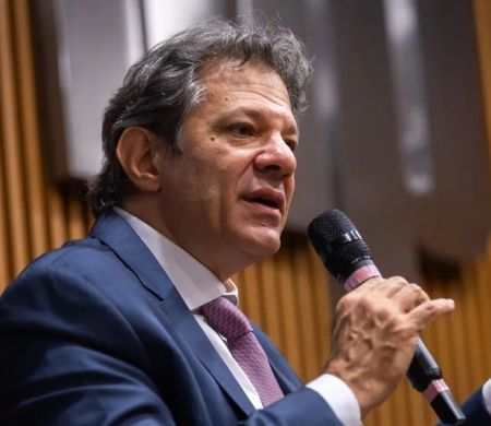 A aliados, Haddad diz que deve deixar governo até fevereiro