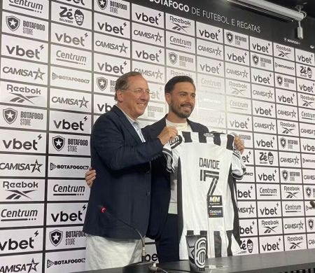 Em busca por técnico, Bota tem semana decisiva para reparar erros de 2025