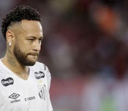 Cirurgia no joelho de Neymar foi bem-sucedida, informa o Santos em nota