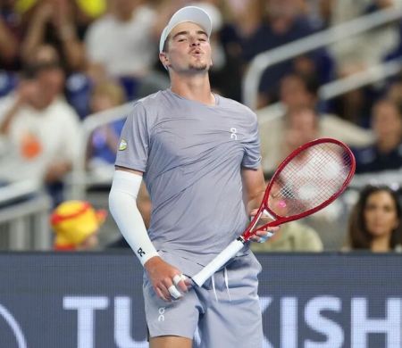 Após desistência do ATP de Brisbane, Fonseca perde posições no ranking&nbsp;