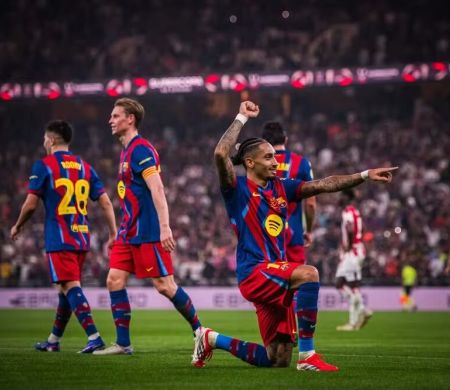 Por brilhar na semi da Supercopa, Raphinha é capa dos jornais na Espanha