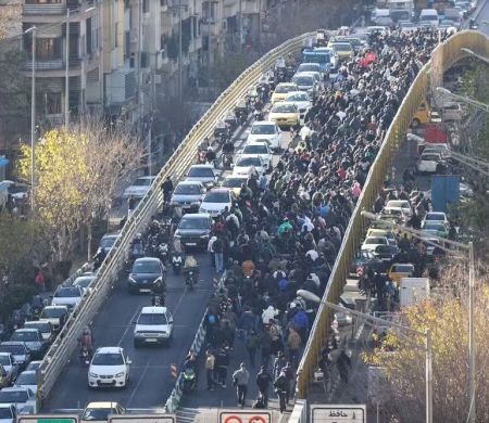 Em meio a onda de protestos e apagão da internet, Irã tem 'dia sangrento'