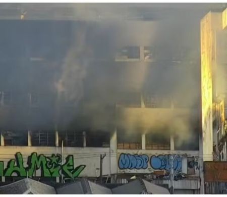 Bebê e homem morrem em incêndio em prédio na Vila Prudente, em SP