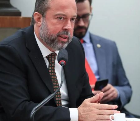 Brasil quer ampliar parcerias em minerais críticos com sauditas&nbsp;