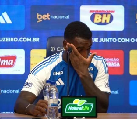 Na chegada ao Cruzeiro, Gerson fala em Copa do Mundo e defende o pai