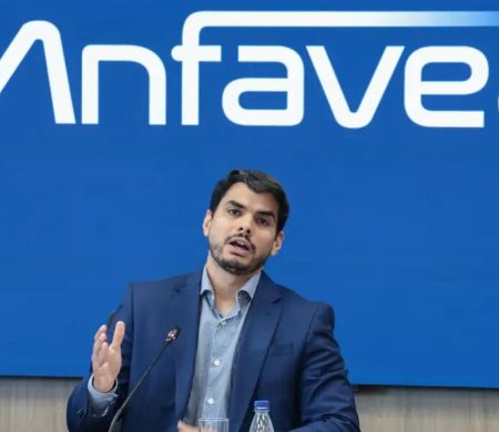 Anfavea projeta crescimento de 3,7% na produção de veículos para 2026