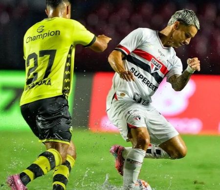 Em noite de protestos, São Paulo bate São Bernardo e vence a primeira no Paulista
