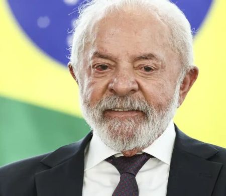 Lula mantém diálogo com presidente do Panamá antes de viagem oficial