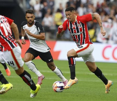 Corinthians reage no final e arranca empate do São Paulo&nbsp;