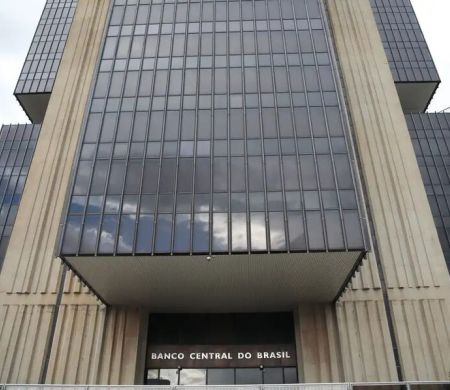 Mercado financeiro reduz para 4,02% projeção de inflação deste ano