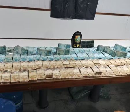 Polícia do Amazonas apreende R$ 1 milhão dentro de lancha em Kodajás&nbsp;