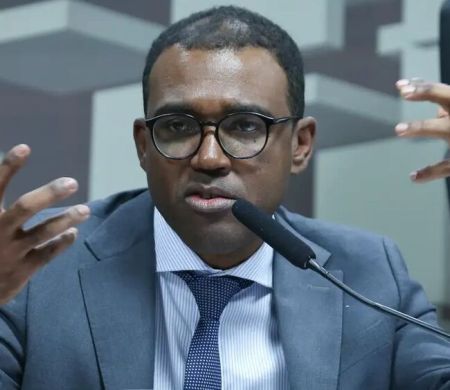 Diretor do BC abre conta bancária e sigilo de conversa com BRB