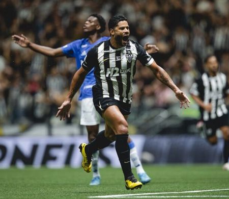 Com golaço de Hulk, Atlético-MG bate Cruzeiro de virada na Arena MRV