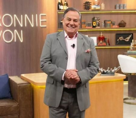Após mudanças internas, Ronnie Von pede demissão da RedeTV!