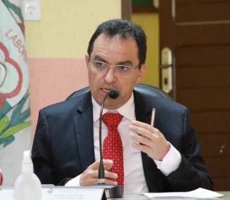 Deputado do PT é preso suspeito de passar pênis em mulher no aeroporto