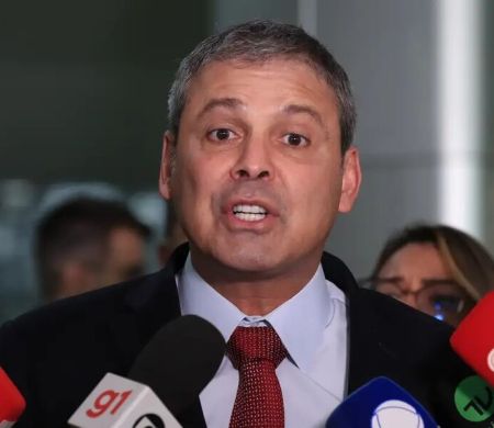 Projeto que acaba com escala 6x1 será enviado pelo governo, diz líder