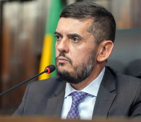 Afastado da presidência da Alerj pelo STF, Bacellar renova licença