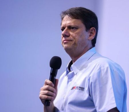 Tarcísio e Bolsonaro veem risco em SP e discutem nome de centro ao Senado