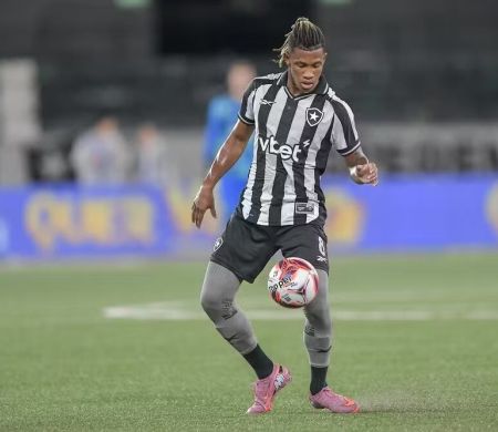 Botafogo envia carta ao Palmeiras e diz que não negociará Danilo