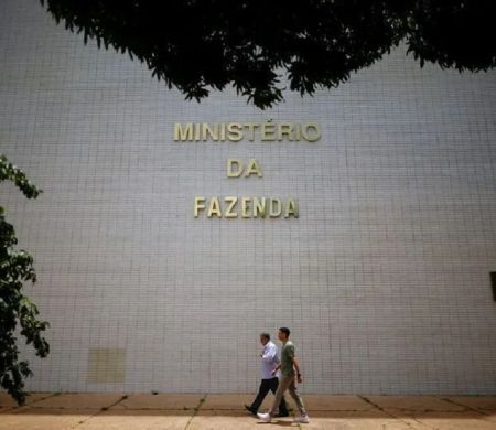 Fazenda revisa projeção do PIB de 2025 para 2,3% sob influência dos juros&nbsp;