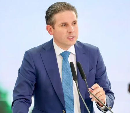 Motta diz que fim da escala 6x1 pode ser votado em maio