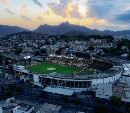 Sem vencer no Brasileiro, Vasco pega o Bahia em São Januário