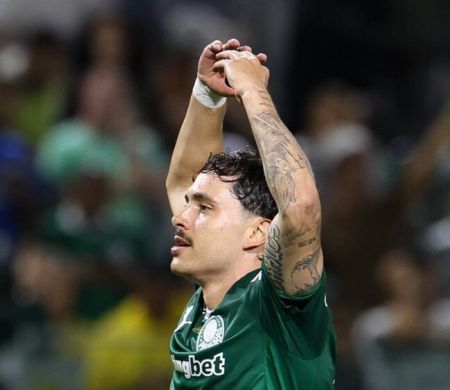 Por chance de ir à Copa, meia do Palmeiras se naturaliza paraguaio