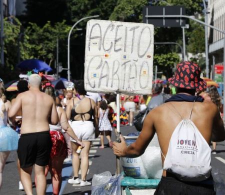 Ambulantes que se legalizaram como MEI crescem 45% em dois anos
