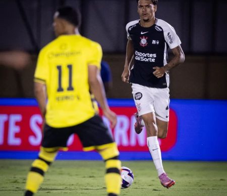 Corinthians vence São Bernardo e pega a Portuguesa nas quartas