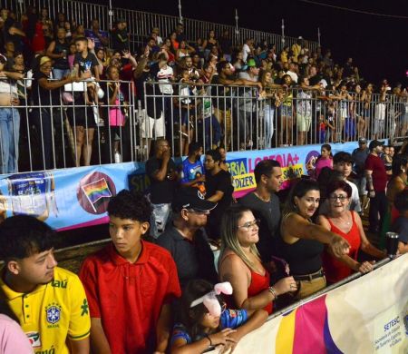 Carnaval reúne mais de 120 mil foliões em cinco dias de festa em Campo Grande