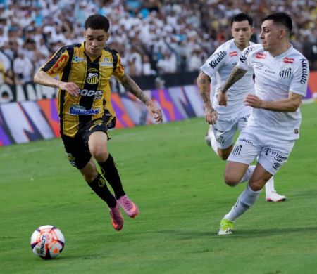 Santos sofre gol no fim, perde do Novorizontino e é eliminado do Paulista