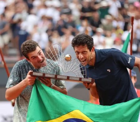 João Fonseca e Marcelo Melo garantem título de duplas do Rio Open