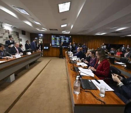 Por suposta omissão no caso Master, senadores cobram CVM