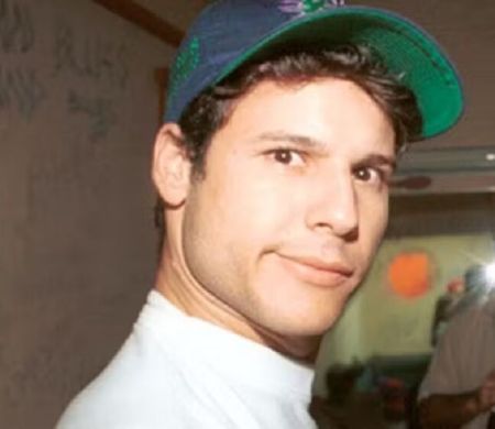 Na exumação, jaqueta de Dinho é encontrada 'intacta' em caixão