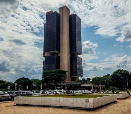 Juros subiram para famílias e empresas em janeiro, mostra BC