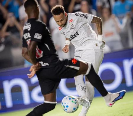 Santos bate o Vasco e deixa lanterna do Brasileirão com dois gols de Neymar
